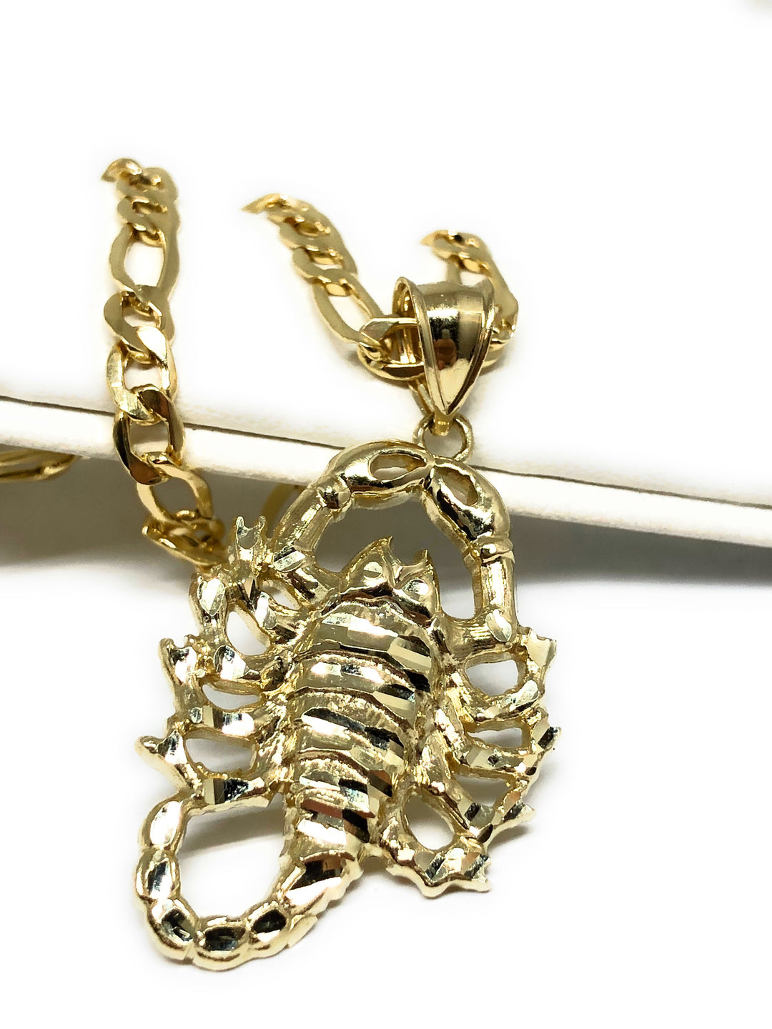 Authentic outlet Scorpion pendant. Gold color + chain plated white gold + leather cord. TMPL_SKU004930