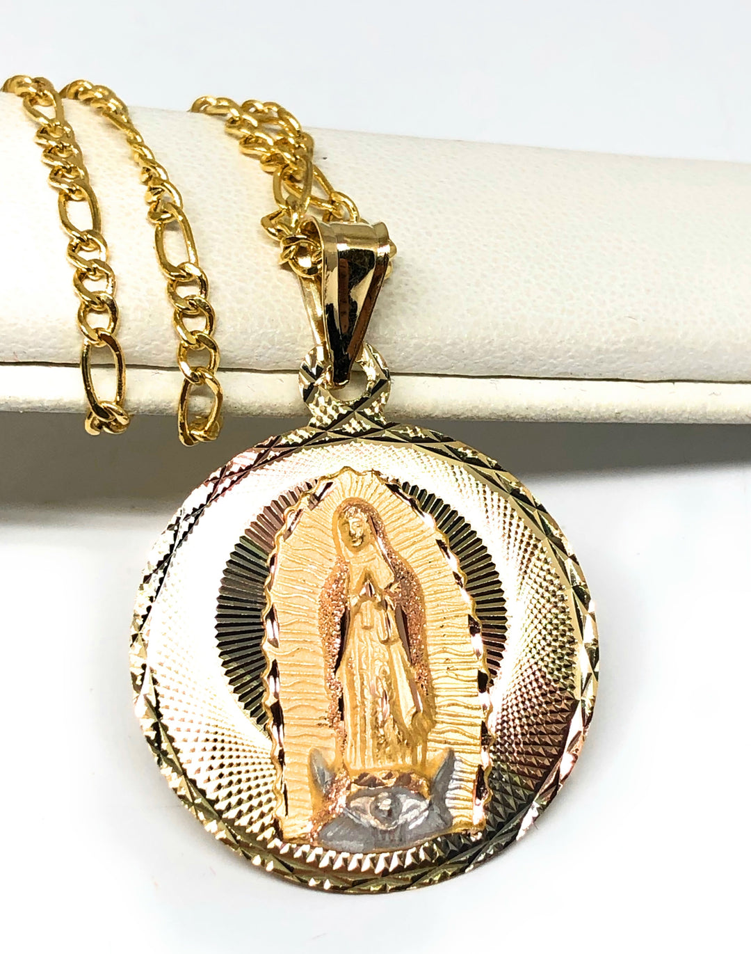 14k or 585 solid gold virgin Mary pendant & 14k deals gold necklace 4.9 grams